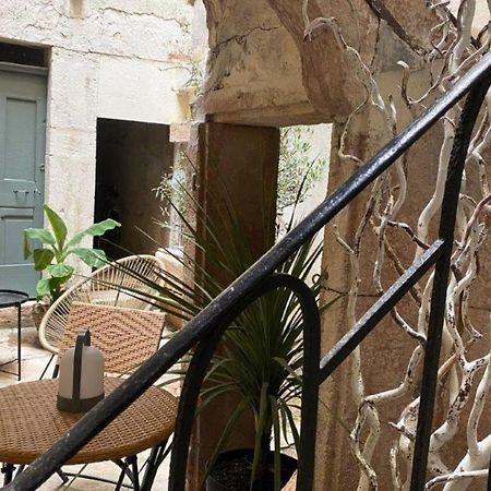 Ferienwohnung Les Fresques De Leon Tournus Exterior foto