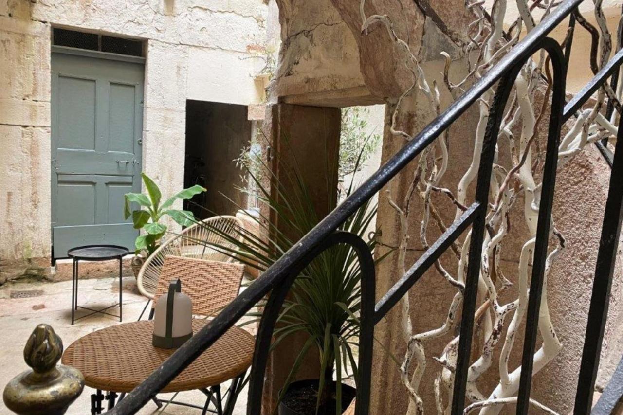 Ferienwohnung Les Fresques De Leon Tournus Exterior foto